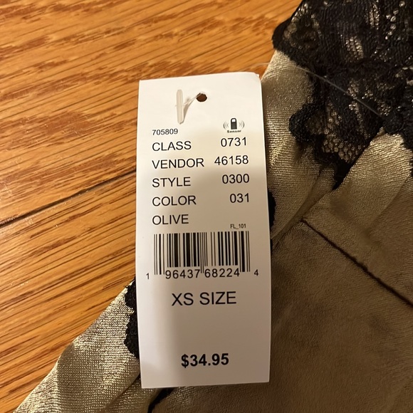 Satin-like going-out top - Picture 3 of 3